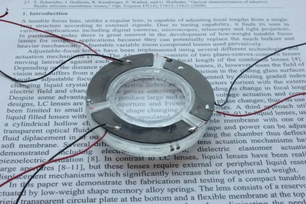 Con estas gafas tu vista enfocará automáticamente 3 gafas inteligentes