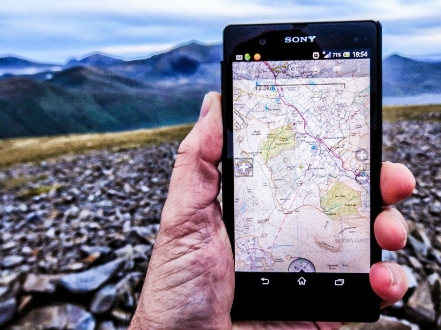 Las mejores aplicaciones Android para irte a la montaña