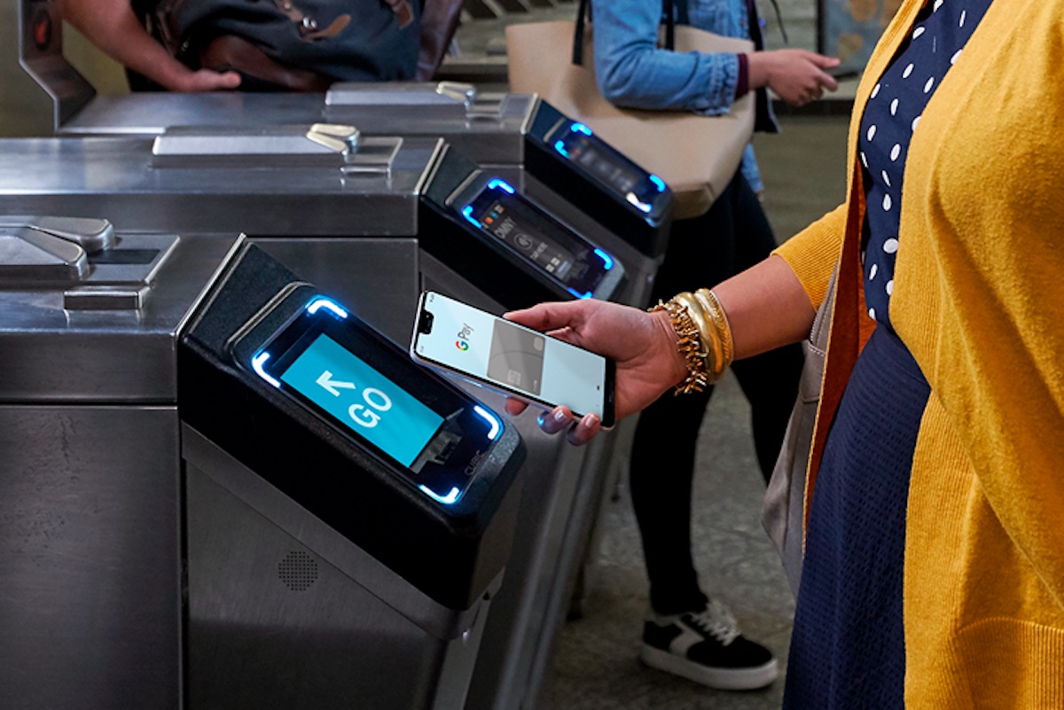 Google Pay ya permite guardar billetes de transporte sin NFC