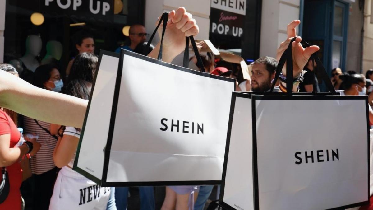 shein-tienda-comercio-barcelona-ropa-pop-up