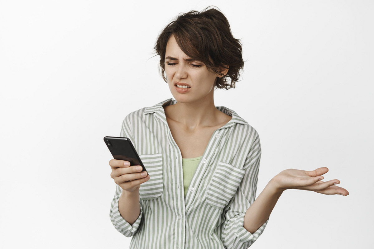 Trucos para detectar un catfish o estafador en Tinder: te presiona para salir de la aplicaciรณn