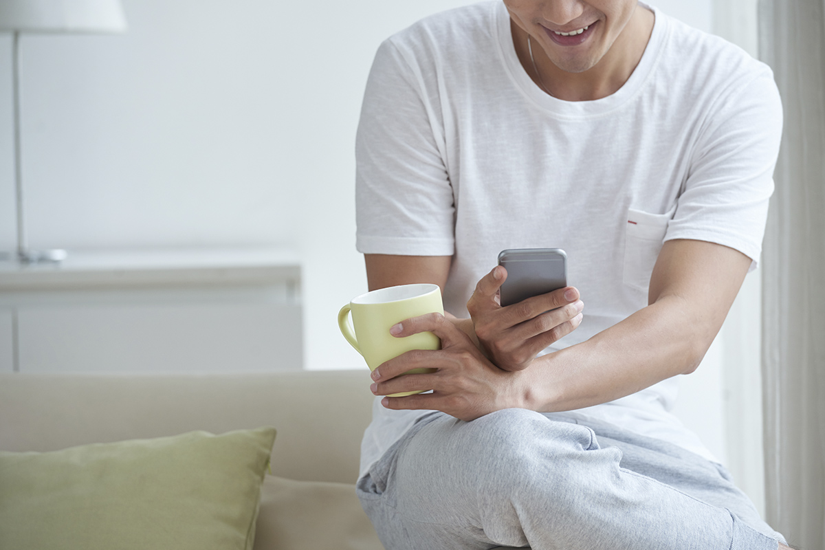 Prompts de ChatGPT útiles para ligar en 2025 por Tinder - Para romper el hielo